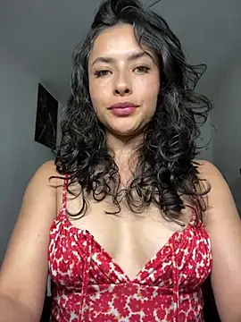 Snapshot of auroramooon chatting on February 2026 08:10:01 PM auroramooon online show from February 2026 08:10:01 PM