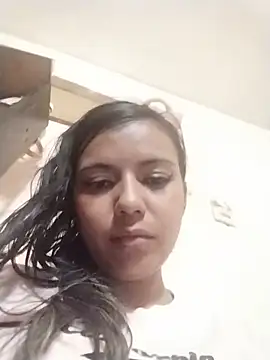 cinthia2011 online show from March 2026 06:36:01 PM