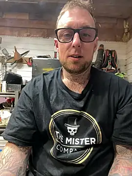 Snapshot of WIDBIGWHITECOCK chatting on February 2026 05:06:01 AM WIDBIGWHITECOCK online show from February 2026 05:06:01 AM