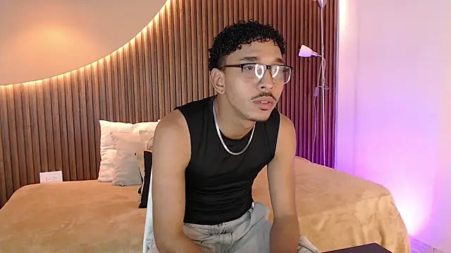 Julian Dark  online show from February 2026 03:56:01 AM