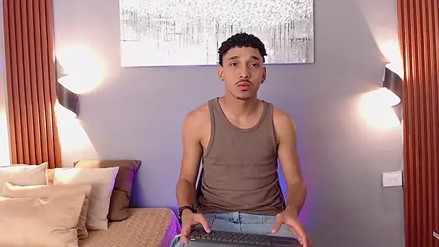 Julian Dark  online show from February 2026 04:06:01 AM