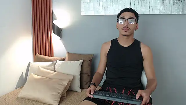 Julian Dark  online show from February 2026 04:19:02 AM