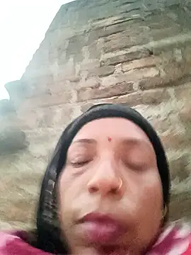 Snapshot of Jamuna_01 chatting on January 2026 01:20:01 AM Jamuna 01 online show from January 2026 01:20:01 AM