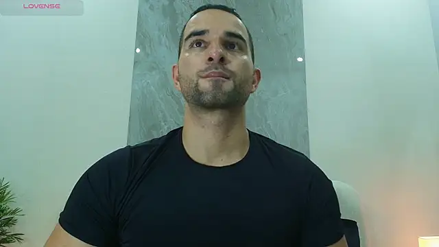 Snapshot of lorenzo_walker_1 chatting on June 2026 05:36:02 PM lorenzo walker 1 online show from June 2026 05:36:02 PM