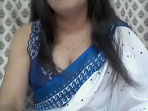 Snapshot of _Daisy chatting on April 2026 07:04:01 PM Daisy online show from April 2026 07:04:01 PM