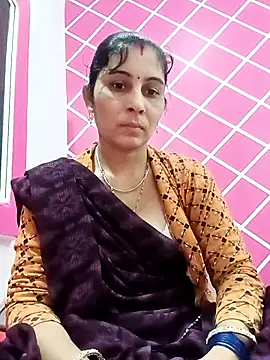 Snapshot of Hot_ree85 chatting on February 2026 04:50:02 AM Hot ree85 online show from February 2026 04:50:02 AM