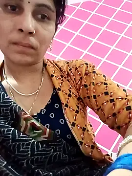 Snapshot of Hot_ree85 chatting on February 2026 02:24:02 PM Hot ree85 online show from February 2026 02:24:02 PM