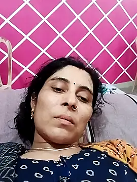 Snapshot of Hot_ree85 chatting on February 2026 11:50:01 AM Hot ree85 online show from February 2026 11:50:01 AM