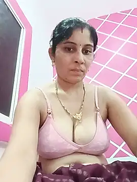 Snapshot of Hot_ree85 chatting on June 2026 10:51:01 AM Hot ree85 online show from June 2026 10:51:01 AM