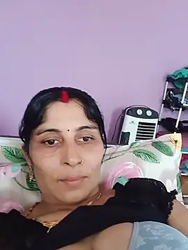 Snapshot of Hot_ree85 chatting on July 2026 07:17:02 AM Hot ree85 online show from July 2026 07:17:02 AM