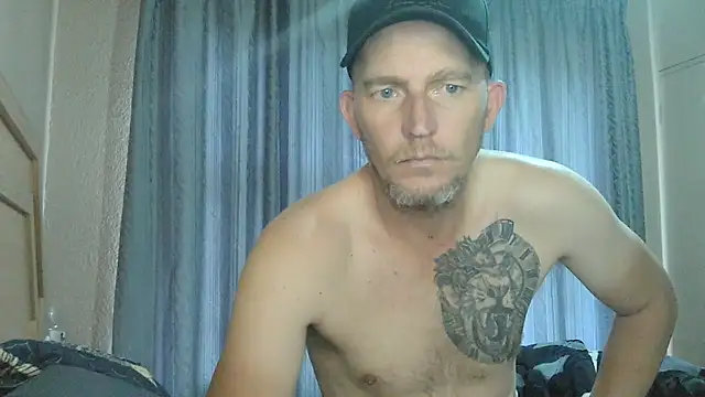 Layla-Mike online show from January 2026 10:06:01 AM