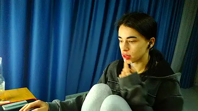 Vlada Elfie online show from March 2026 05:40:01 PM