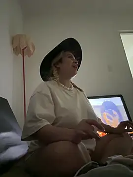 Lililuxx online show from March 2026 02:33:02 AM