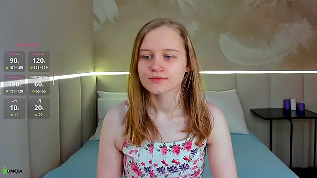 Snapshot of ArtsyMaree chatting on January 2026 01:43:01 AM ArtsyMaree online show from January 2026 01:43:01 AM