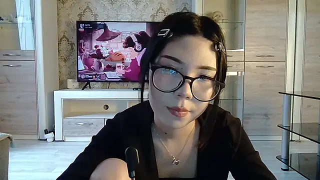 AprilOnilll online show from February 2026 10:44:02 AM