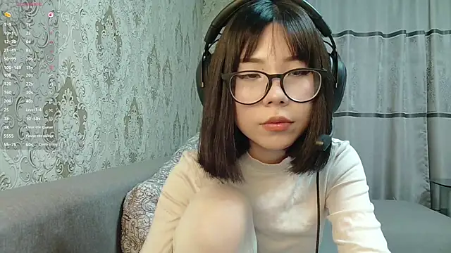 AprilOnilll online show from April 2026 02:04:02 PM