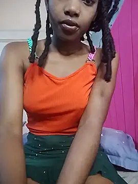 Snapshot of smily_sophia chatting on April 2026 03:33:02 AM smily sophia online show from April 2026 03:33:02 AM