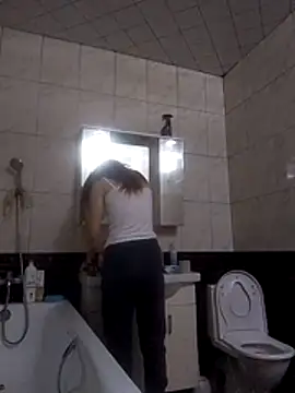 Lily Viola online show from February 2026 09:28:02 AM