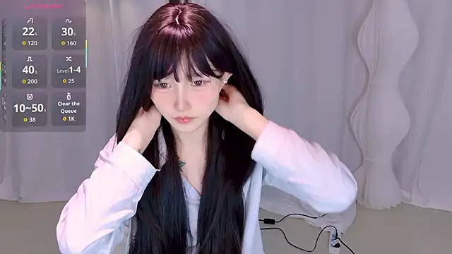 YE Zi  online show from January 2026 04:01:02 PM