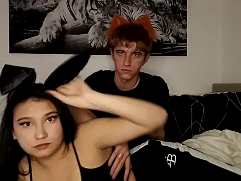 foxandbunny1 online show from January 2026 06:21:02 PM