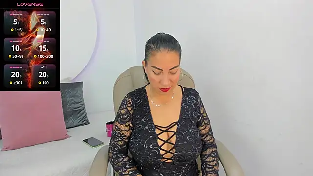 Snapshot of AmberJoyMilf chatting on April 2026 12:07:01 PM AmberJoyMilf online show from April 2026 12:07:01 PM