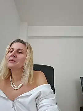 Amelia9798 online show from February 2026 07:38:01 AM