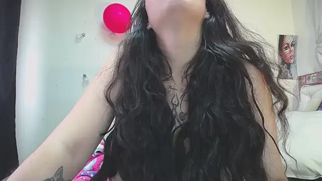 abril onnel online show from February 2025 07:03:01 PM