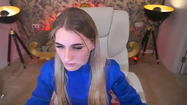 DiamondNina online show from April 2026 07:06:01 PM