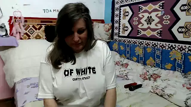 Adelinemilf online show from March 2026 12:22:01 PM