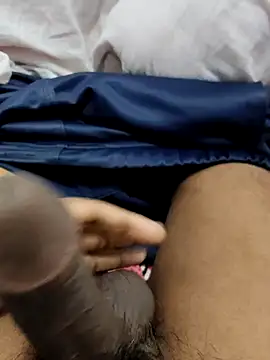 Snapshot of OutsizedVent chatting on February 2026 04:05:02 PM OutsizedVent online show from February 2026 04:05:02 PM