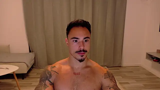 Snapshot of Master_Lukas chatting on May 2026 01:32:02 AM Master Lukas online show from May 2026 01:32:02 AM