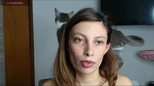 Sweet moon v  online show from April 2026 11:51:02 PM