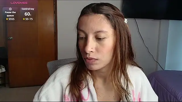 Snapshot of Sweet_moon_v_ chatting on April 2026 03:38:02 PM Sweet moon v online show from April 2026 03:38:02 PM