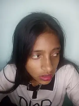 Snapshot of nikita_ranii chatting on June 2026 04:11:02 AM nikita ranii online show from June 2026 04:11:02 AM