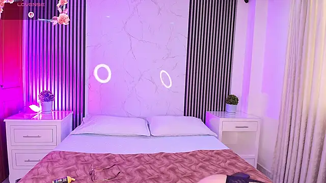 DafneHills  online show from January 2026 08:22:01 PM