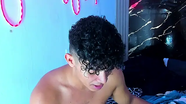 jamescurly00 online show from February 2026 06:42:02 AM