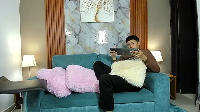 AVENGER BOYS2026 online show from February 2026 01:31:02 PM