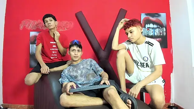 Snapshot of AVENGER_BOYS2026 chatting on May 2026 07:20:02 PM AVENGER BOYS2026 online show from May 2026 07:20:02 PM
