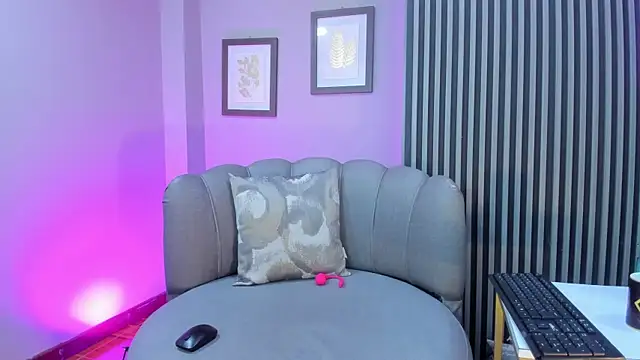 Thecrazyadams  online show from April 2026 10:59:01 PM