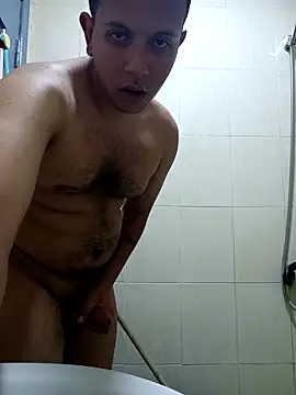 Albertofcille online show from April 2026 11:43:01 PM