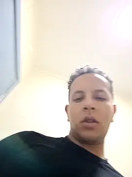 Albertofcille online show from April 2026 02:40:02 AM