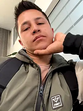 GonzAlex-23 online show from January 2026 05:37:01 PM