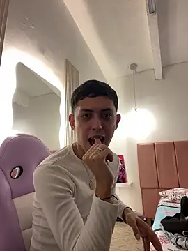 Iamcami  online show from February 2026 06:49:02 PM