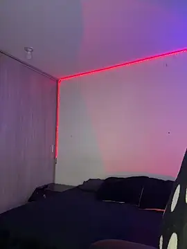 crystal dlun online show from April 2026 05:21:02 PM