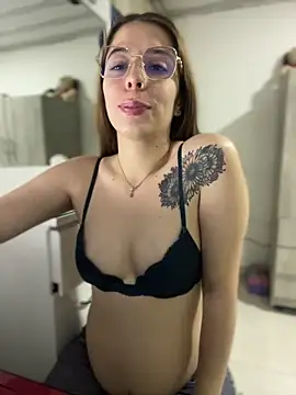 NatalyPinky online show from April 2026 02:58:01 AM