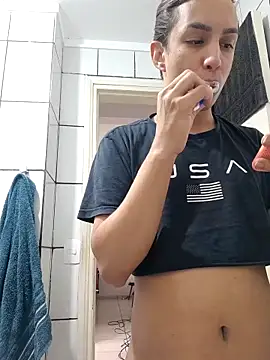 ofjuliaa online show from February 2026 05:33:01 PM