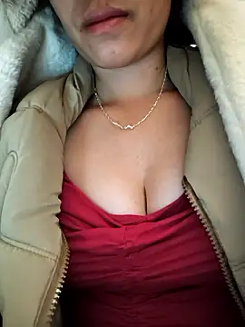 -Lynn- online show from January 2026 01:33:01 AM