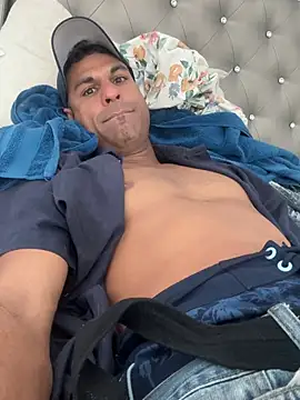 Snapshot of ZF-Athlete chatting on February 2026 07:59:02 PM ZF-Athlete online show from February 2026 07:59:02 PM