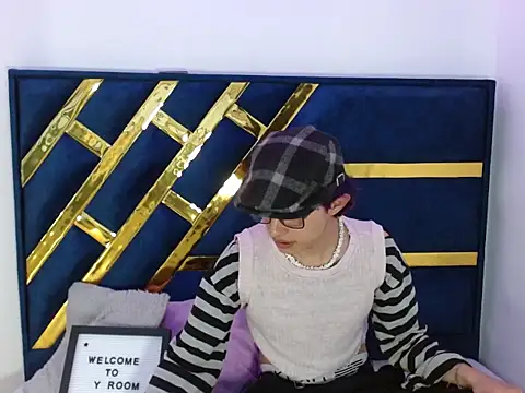 Angel adrien online show from January 2026 01:46:01 PM