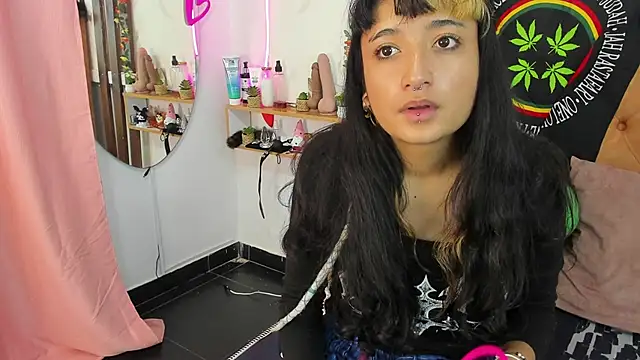 MeowMota  online show from May 2026 06:04:02 PM